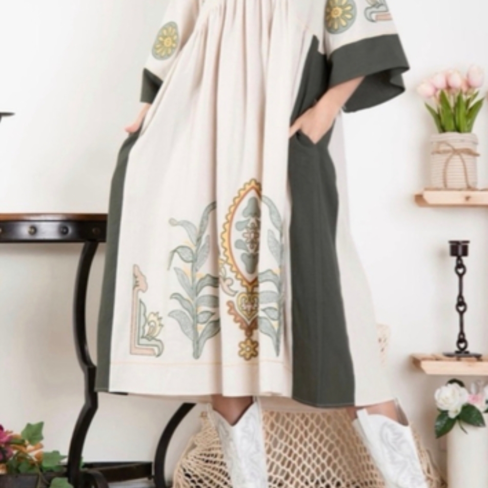 NWT Blue velvet maxi embroidered Large - Picture 5 of 6